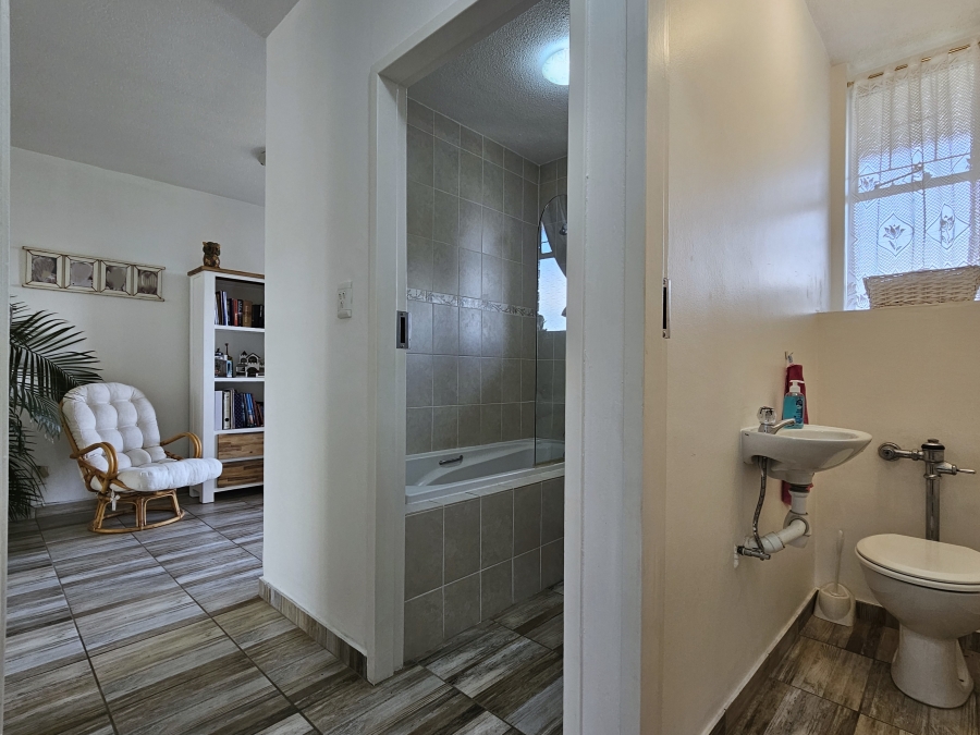 2 Bedroom Property for Sale in Elardus Park Gauteng