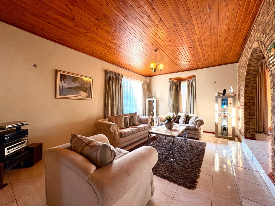 4 Bedroom Property for Sale in Dersley Gauteng