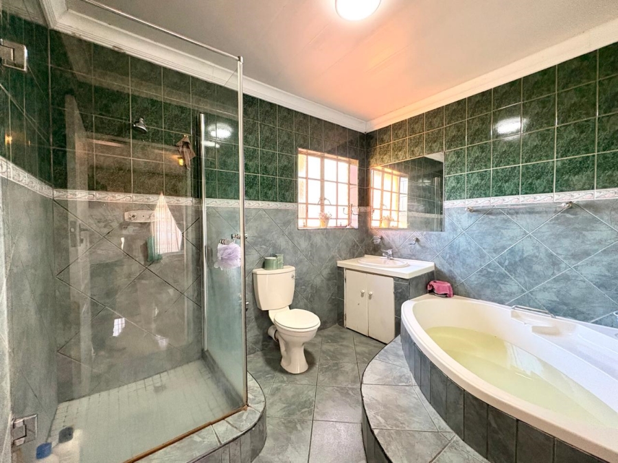 4 Bedroom Property for Sale in Dersley Gauteng