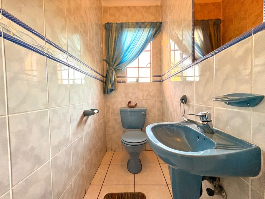 4 Bedroom Property for Sale in Dersley Gauteng
