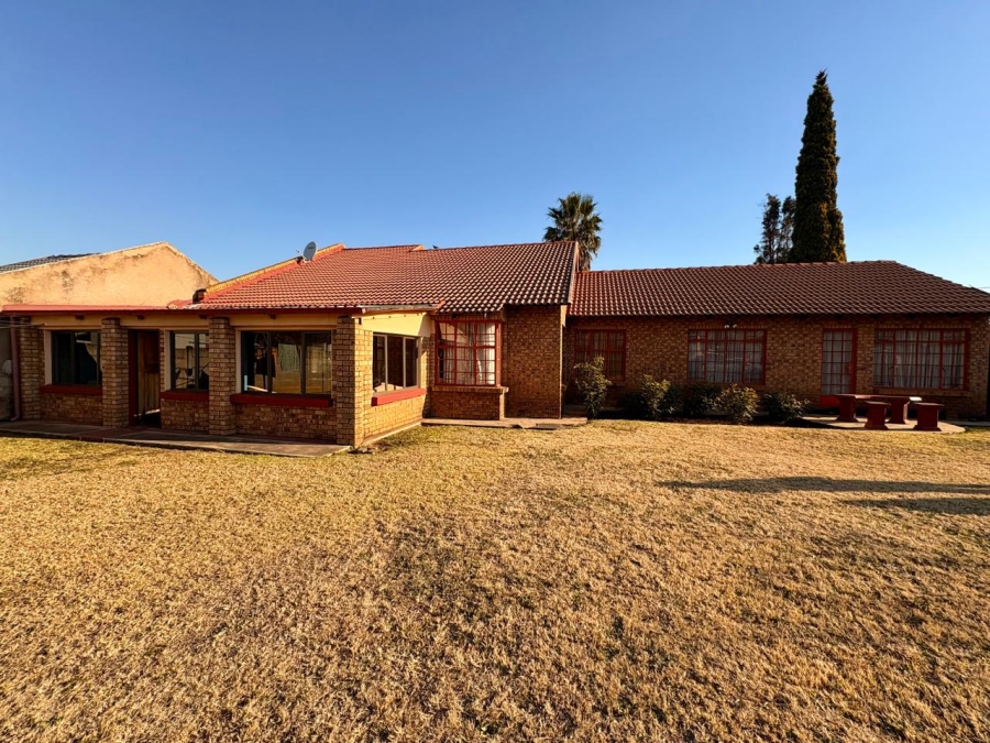 4 Bedroom Property for Sale in Dersley Gauteng