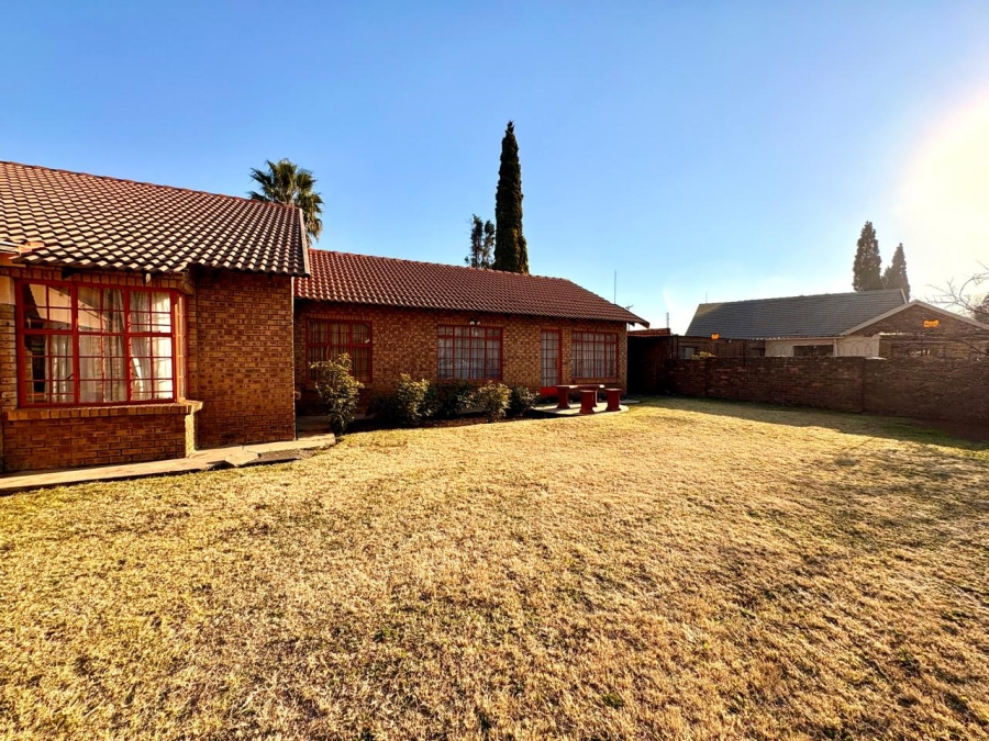 4 Bedroom Property for Sale in Dersley Gauteng