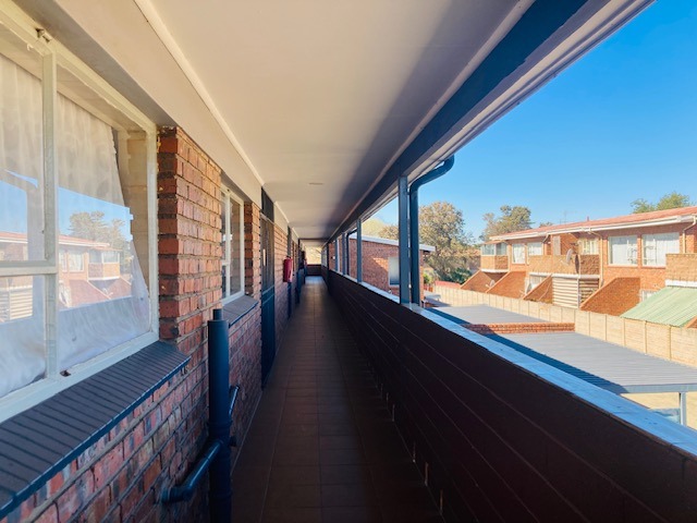 2 Bedroom Property for Sale in Dunnottar Gauteng