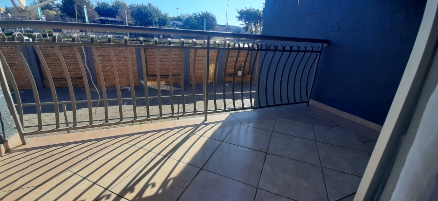 2 Bedroom Property for Sale in Birchleigh Gauteng