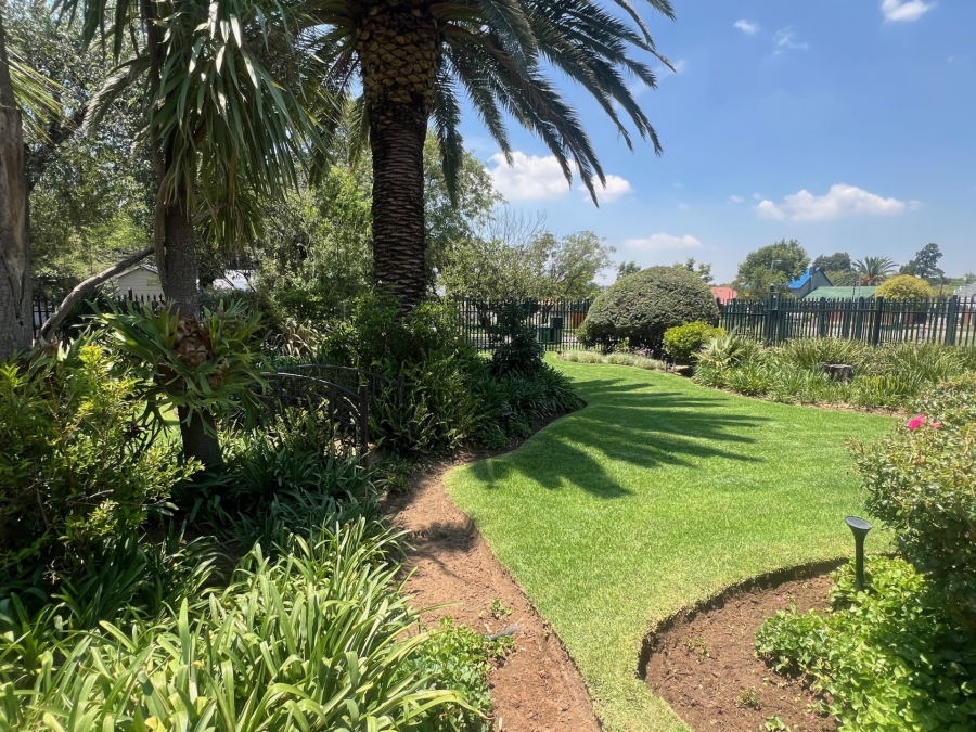 5 Bedroom Property for Sale in Alberante Gauteng