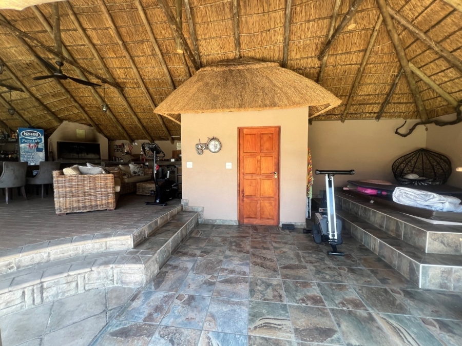 5 Bedroom Property for Sale in Alberante Gauteng