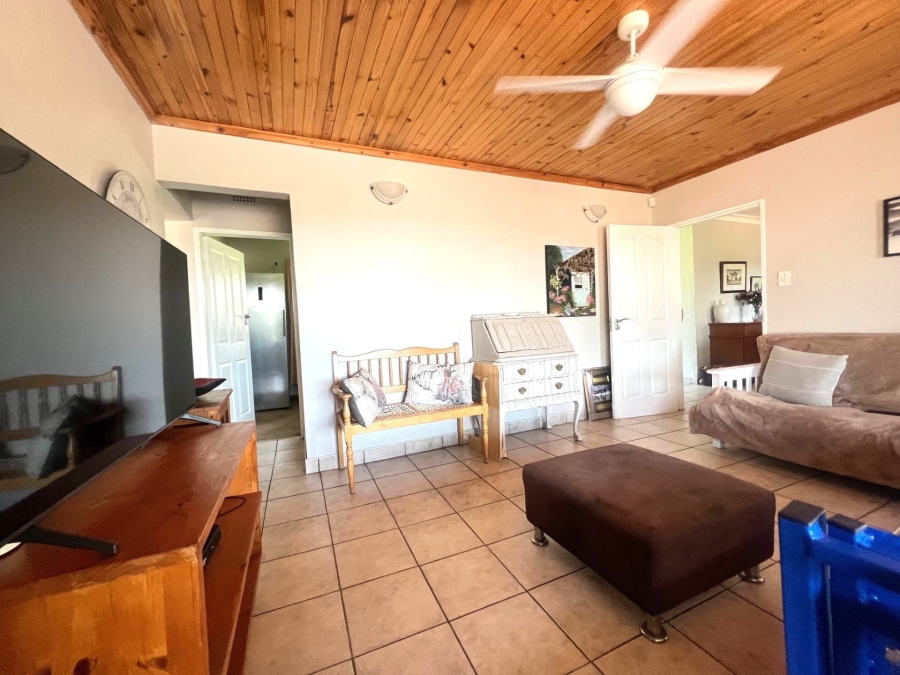 5 Bedroom Property for Sale in Alberante Gauteng