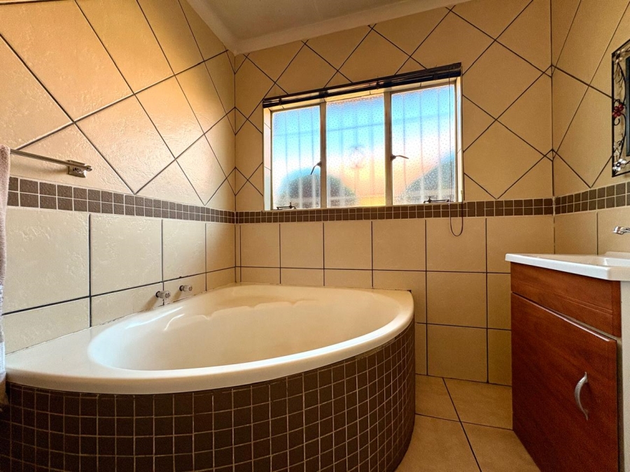 3 Bedroom Property for Sale in  Dalpark Ext 11 Gauteng