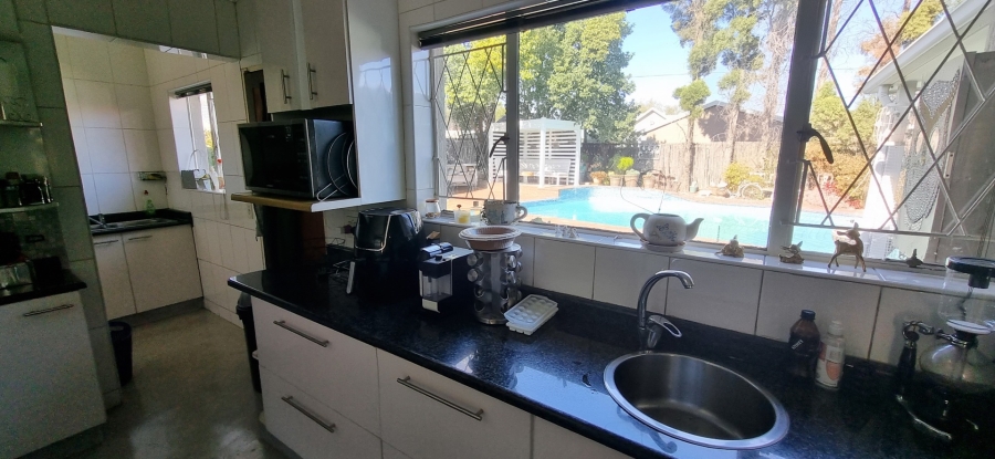 4 Bedroom Property for Sale in Brackendowns Gauteng