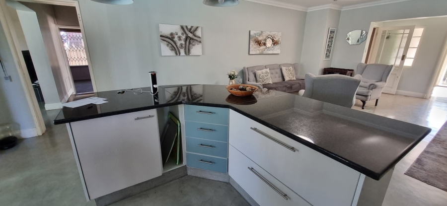 4 Bedroom Property for Sale in Brackendowns Gauteng