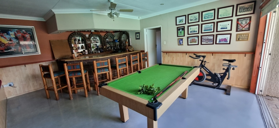4 Bedroom Property for Sale in Brackendowns Gauteng