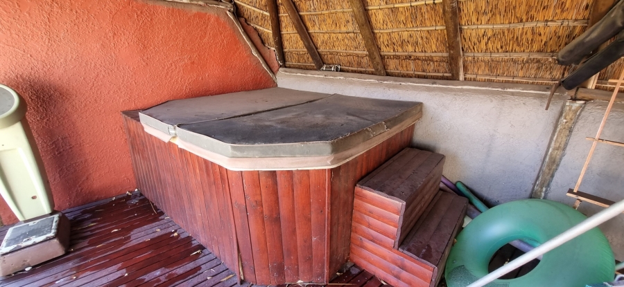 4 Bedroom Property for Sale in Brackendowns Gauteng