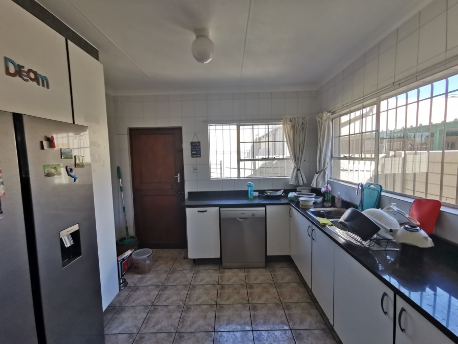 4 Bedroom Property for Sale in Brackendowns Gauteng