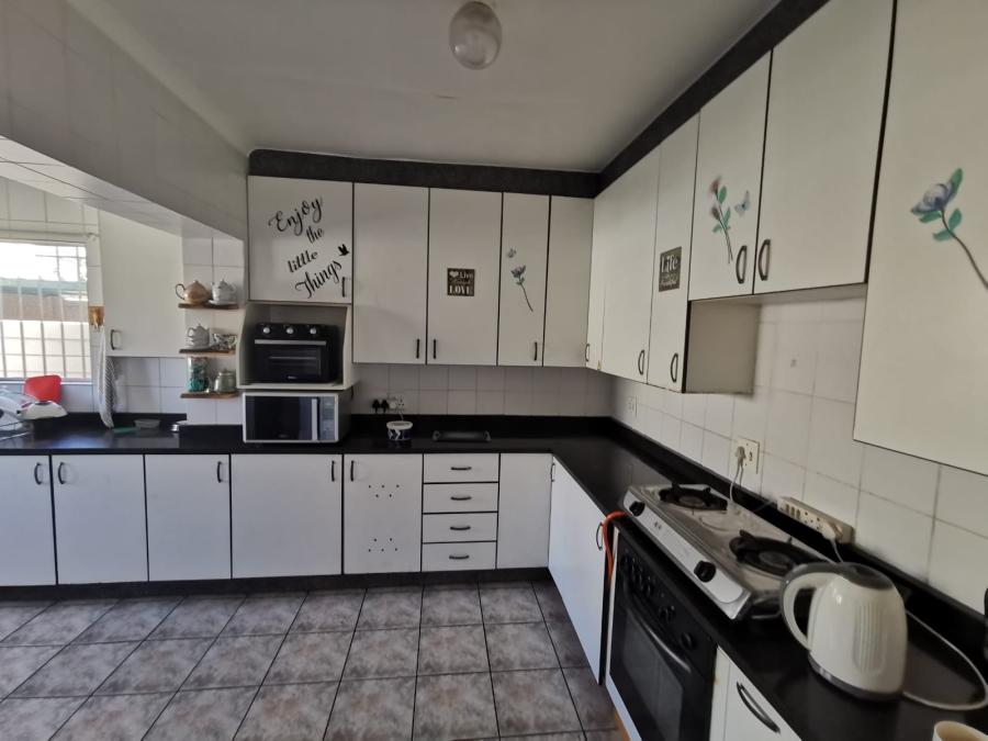 4 Bedroom Property for Sale in Brackendowns Gauteng