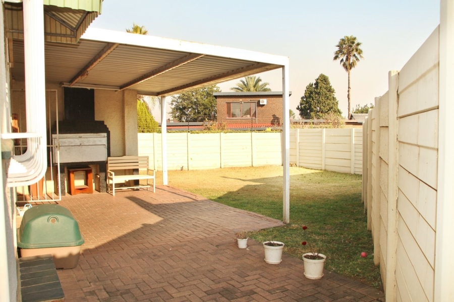 4 Bedroom Property for Sale in Brackendowns Gauteng