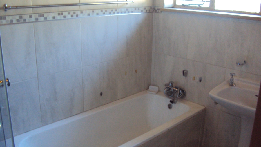 5 Bedroom Property for Sale in Kempton Park Ext 2 Gauteng