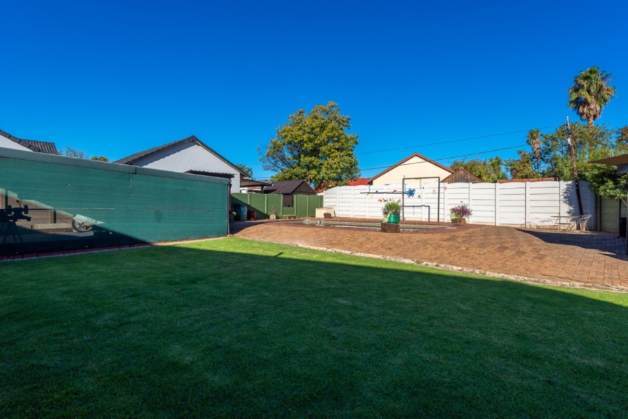 3 Bedroom Property for Sale in Brackendowns Gauteng