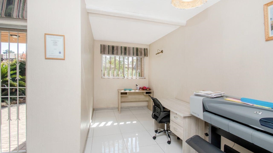 3 Bedroom Property for Sale in Atholl Gardens Gauteng
