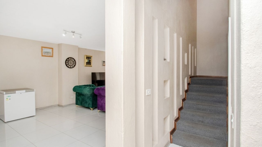 3 Bedroom Property for Sale in Atholl Gardens Gauteng