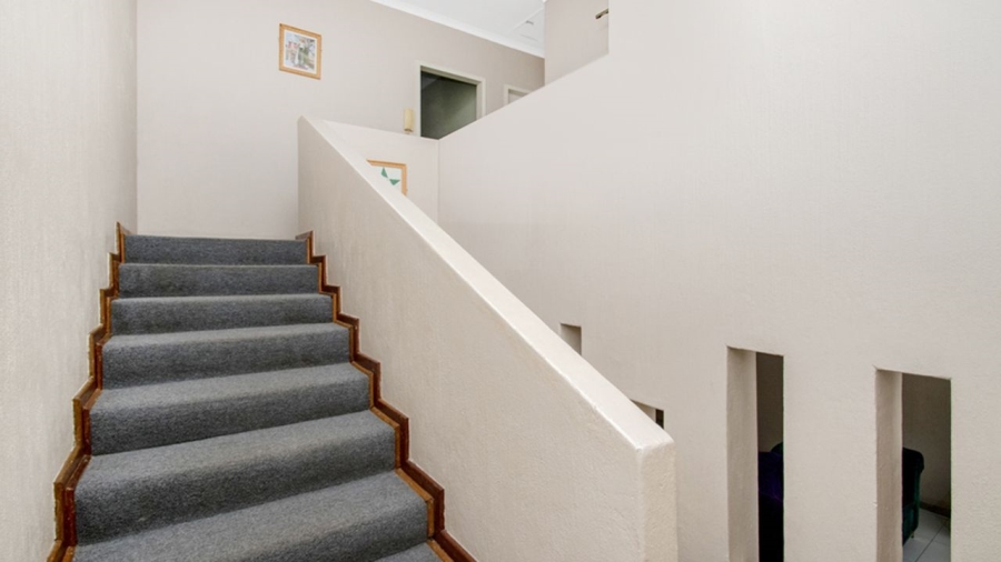 3 Bedroom Property for Sale in Atholl Gardens Gauteng