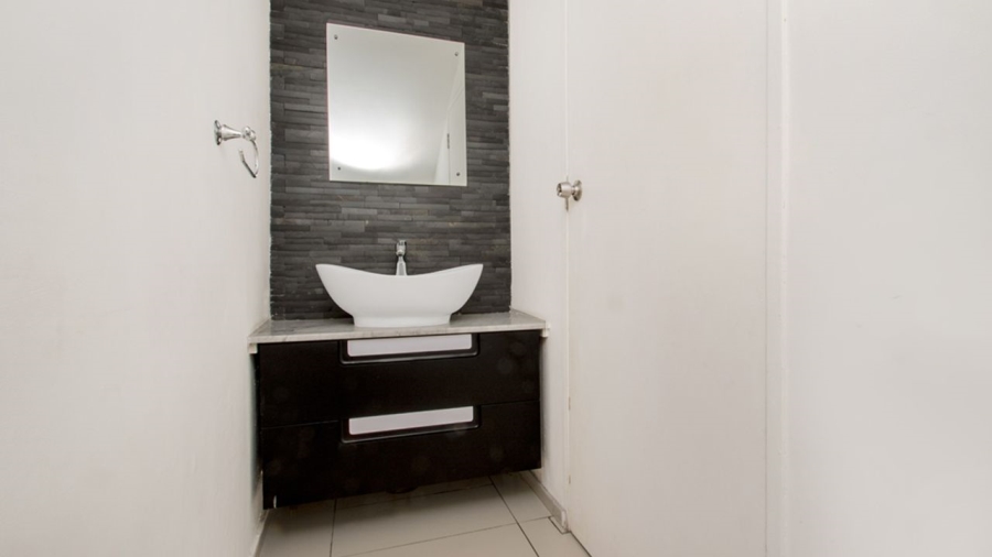 3 Bedroom Property for Sale in Atholl Gardens Gauteng
