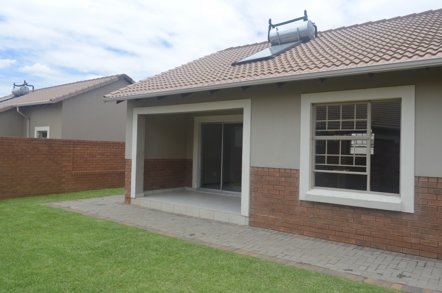 3 Bedroom Property for Sale in Monavoni Gauteng