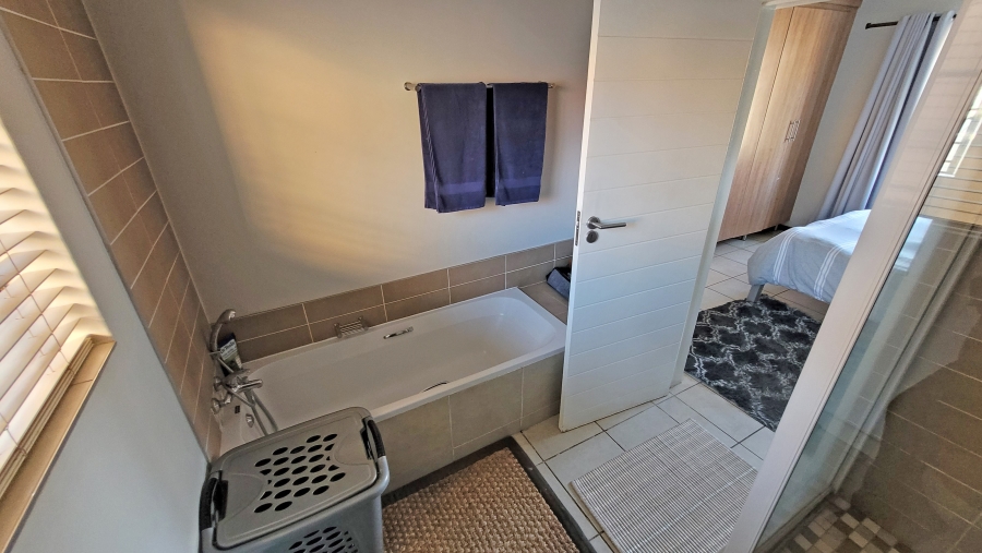 2 Bedroom Property for Sale in Mooikloof Ridge Gauteng