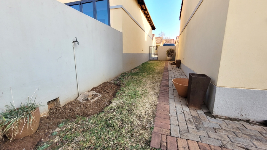 2 Bedroom Property for Sale in Mooikloof Ridge Gauteng