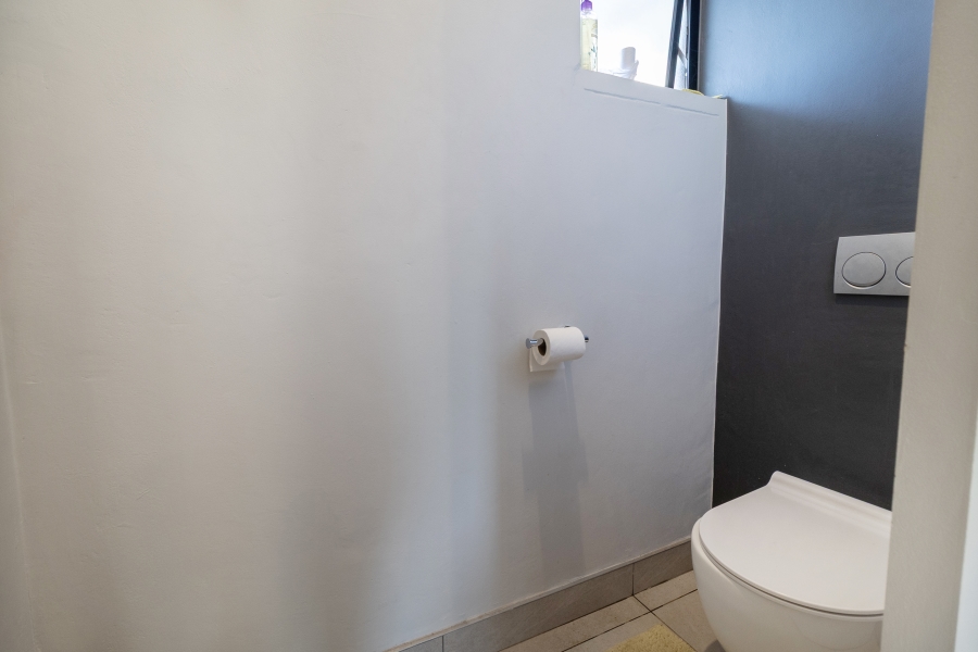 2 Bedroom Property for Sale in Nieuw Muckleneuk Gauteng