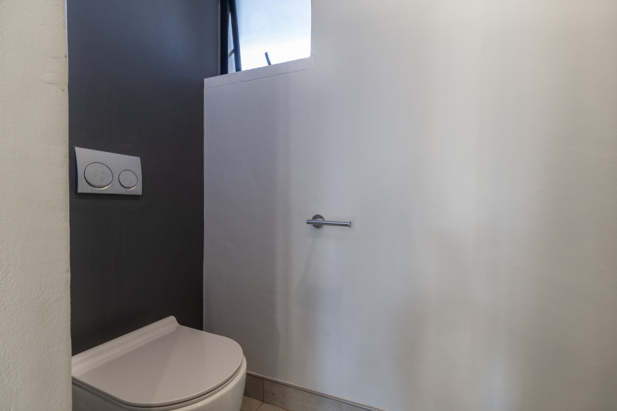 2 Bedroom Property for Sale in Nieuw Muckleneuk Gauteng
