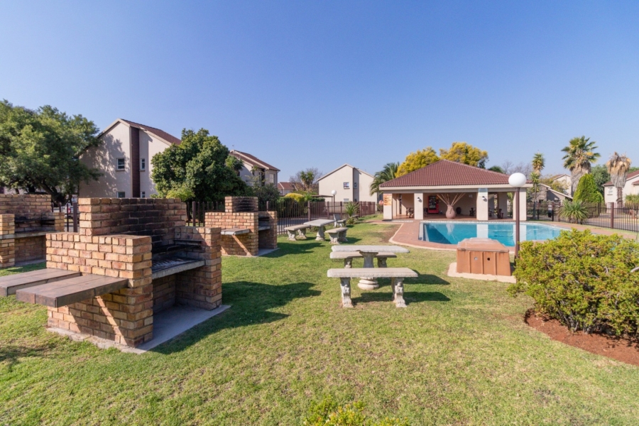 2 Bedroom Property for Sale in Pomona Gauteng