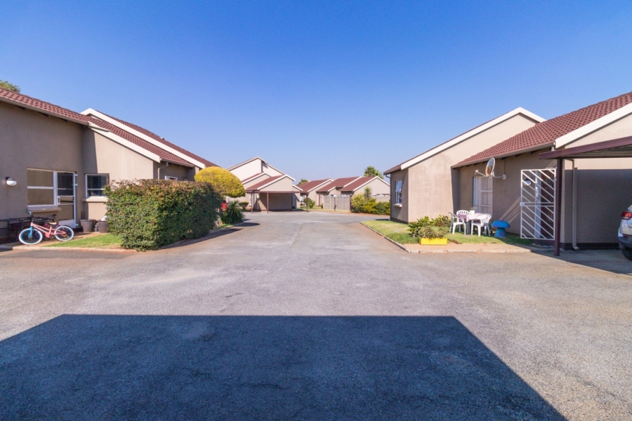 2 Bedroom Property for Sale in Pomona Gauteng
