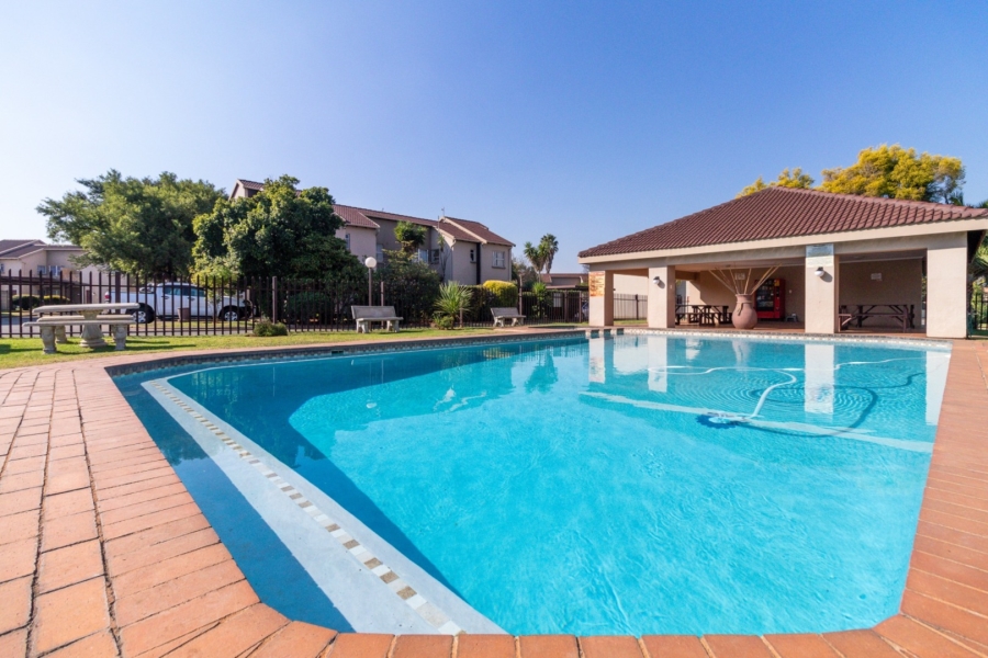 2 Bedroom Property for Sale in Pomona Gauteng
