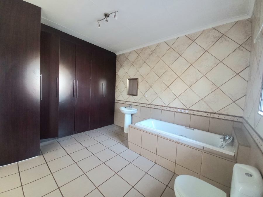 8 Bedroom Property for Sale in Rand Collieries Gauteng
