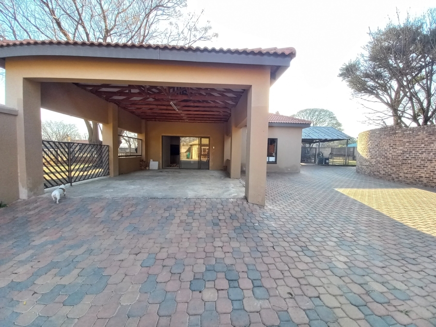 8 Bedroom Property for Sale in Rand Collieries Gauteng