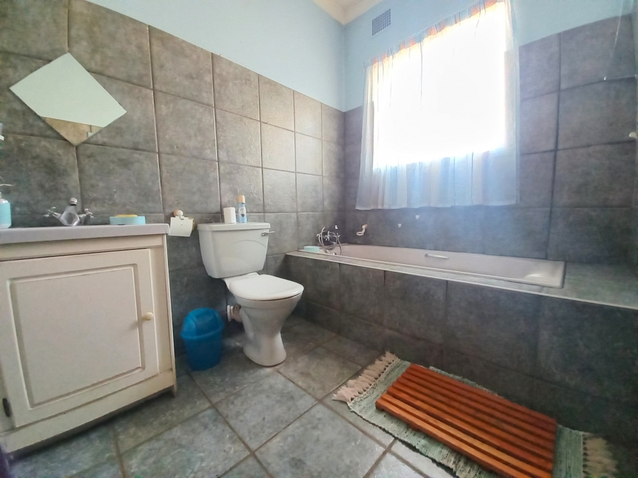 8 Bedroom Property for Sale in Rand Collieries Gauteng