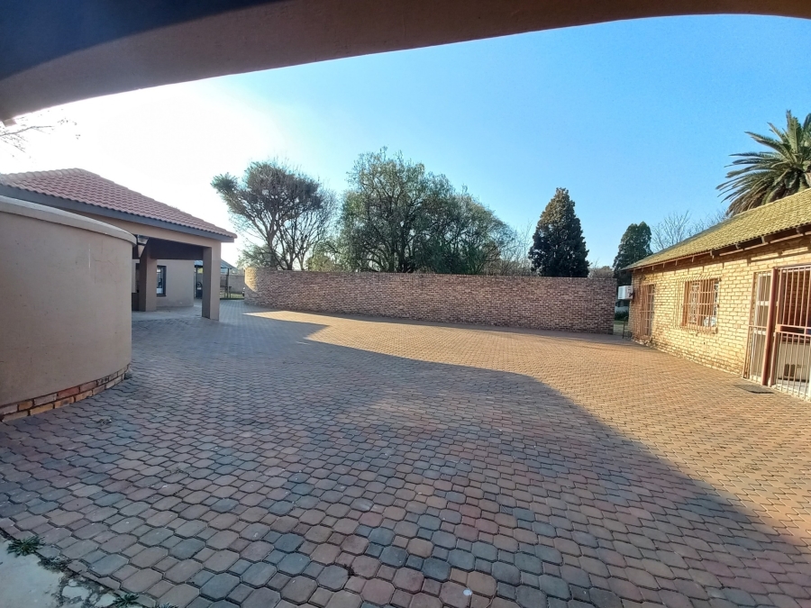 8 Bedroom Property for Sale in Rand Collieries Gauteng