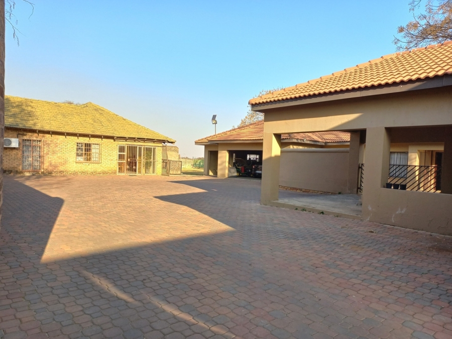 8 Bedroom Property for Sale in Rand Collieries Gauteng