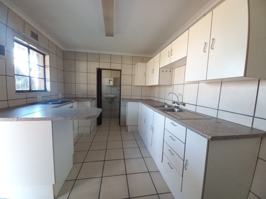 8 Bedroom Property for Sale in Rand Collieries Gauteng