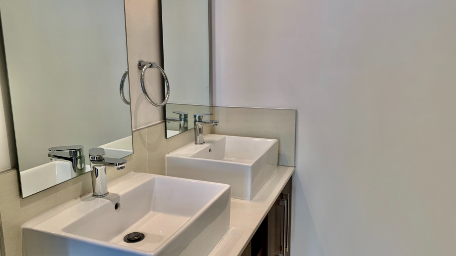 2 Bedroom Property for Sale in Hyde Park Gauteng
