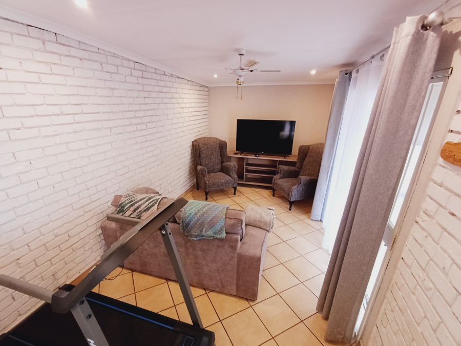 2 Bedroom Property for Sale in Erasmuskloof Gauteng