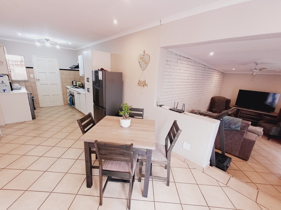 2 Bedroom Property for Sale in Erasmuskloof Gauteng