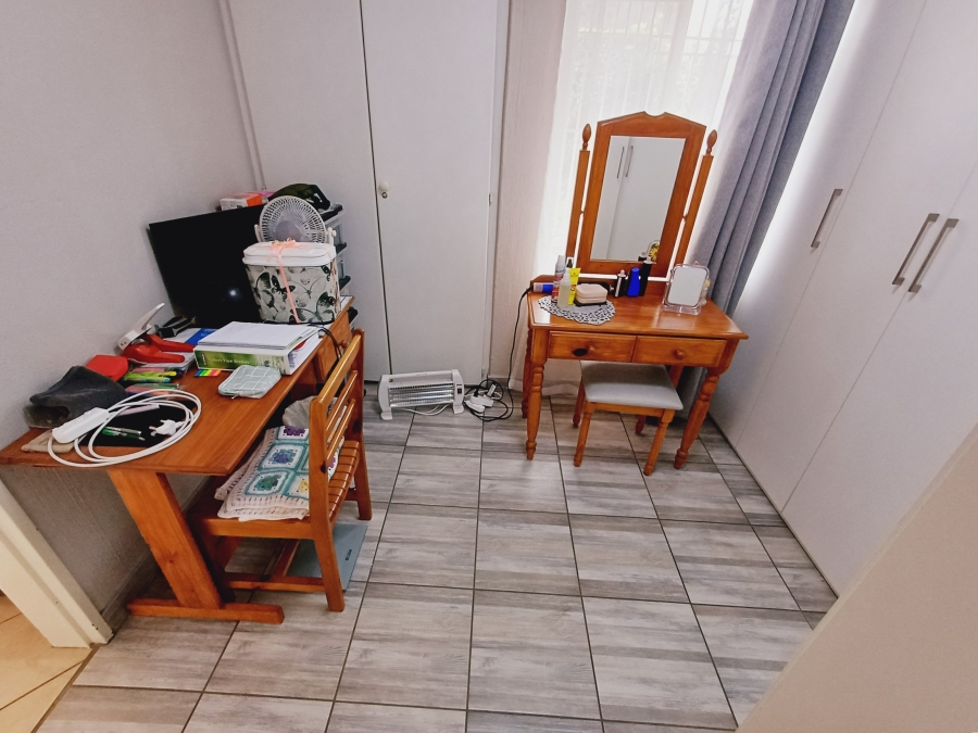 2 Bedroom Property for Sale in Erasmuskloof Gauteng