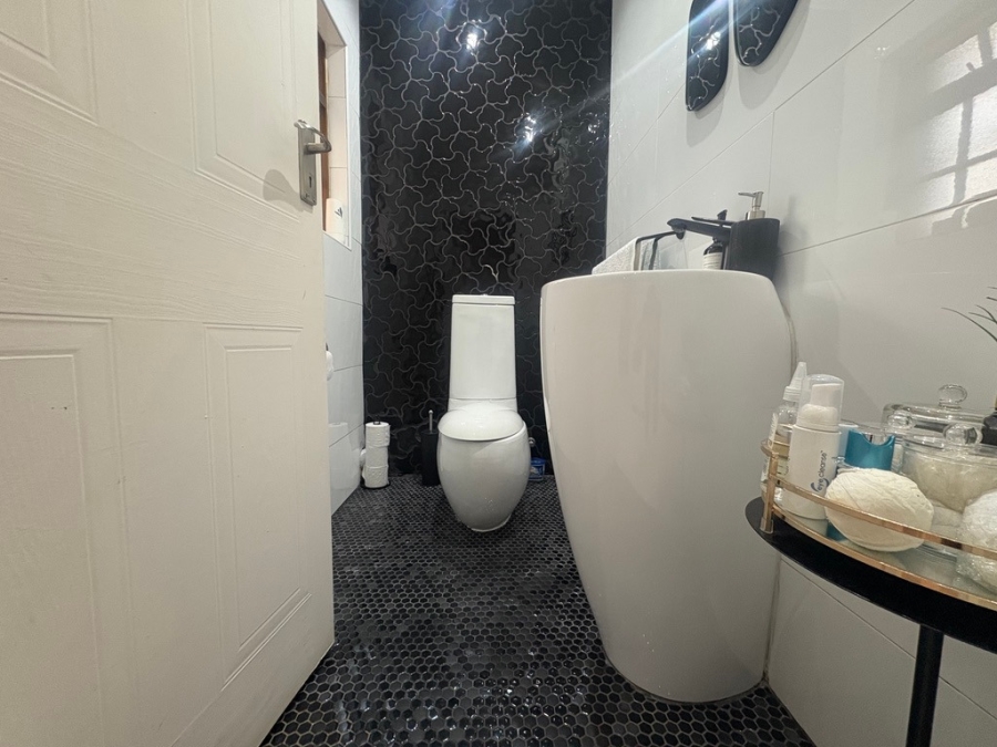 2 Bedroom Property for Sale in Hyde Park Gauteng