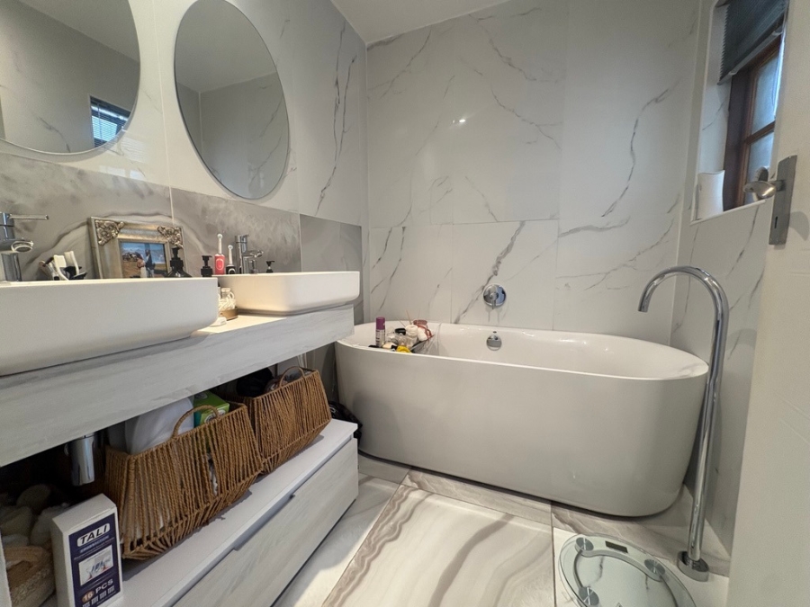 2 Bedroom Property for Sale in Hyde Park Gauteng