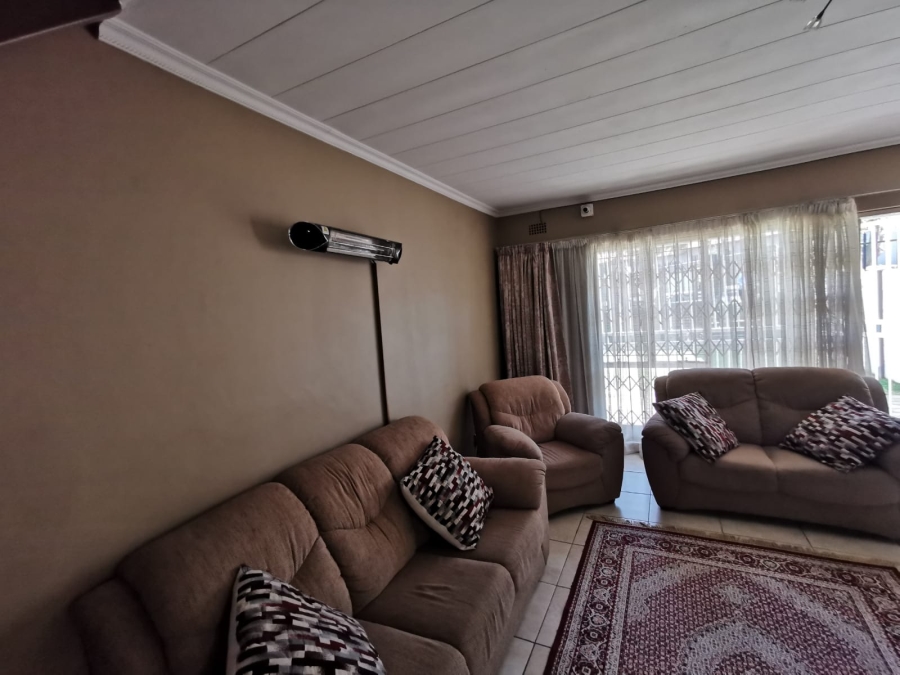 2 Bedroom Property for Sale in South Crest Gauteng
