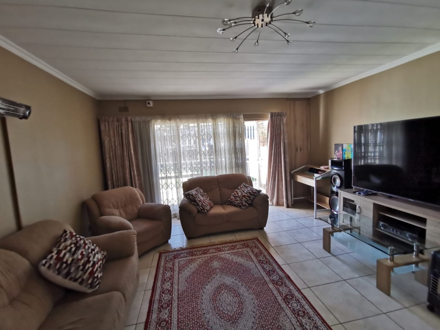 2 Bedroom Property for Sale in South Crest Gauteng