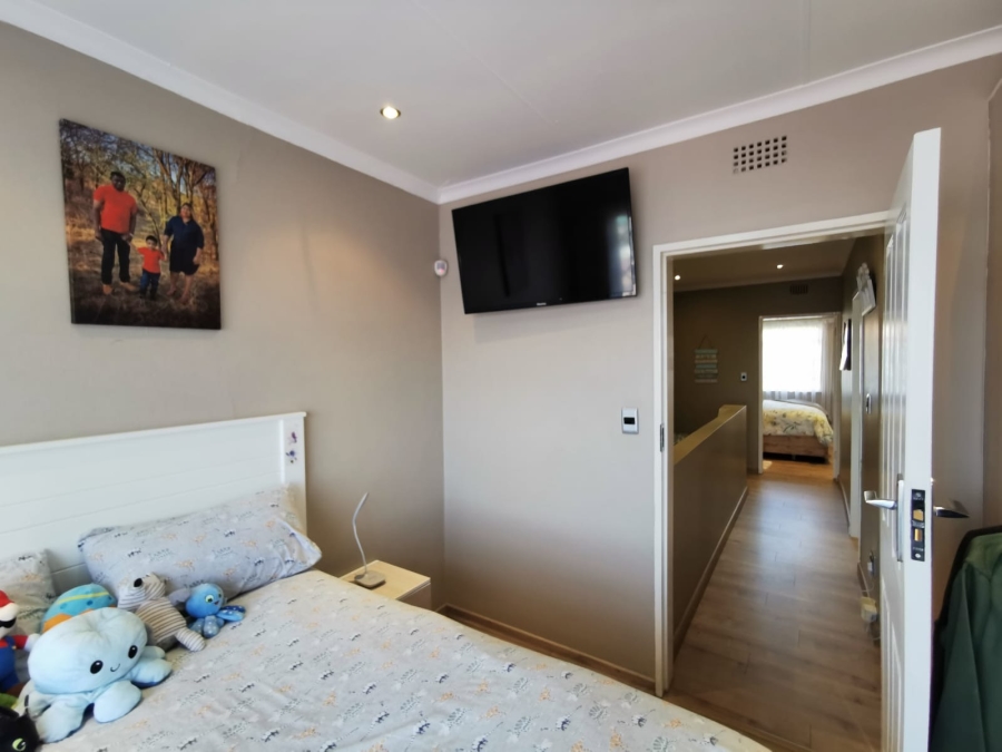 2 Bedroom Property for Sale in South Crest Gauteng