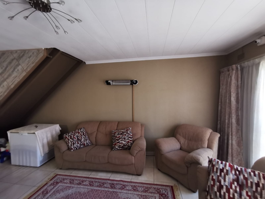 2 Bedroom Property for Sale in South Crest Gauteng