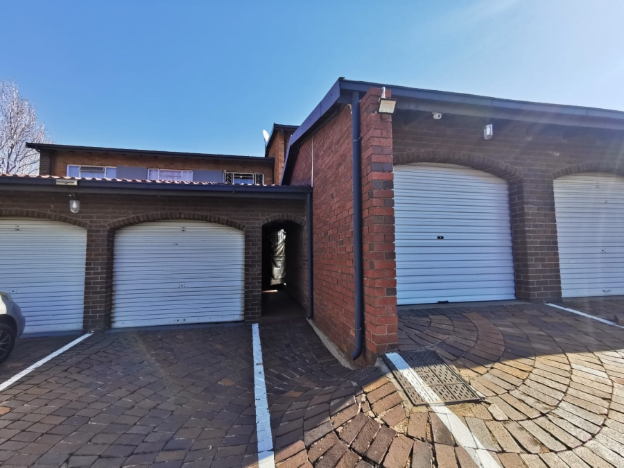 2 Bedroom Property for Sale in South Crest Gauteng